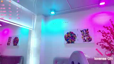 Snapshot of antonella_wiild chatting on June 2026 03:39:02 AM Antonella online show from June 2026 03:39:02 AM