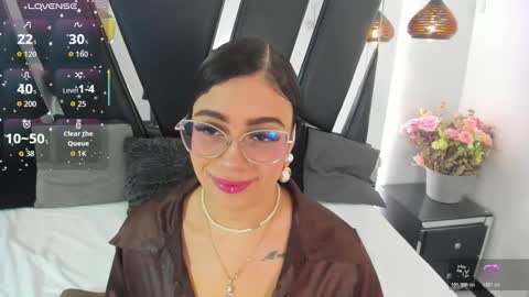 A N T O N E L L E  online show from November 2025 11:24:02 AM