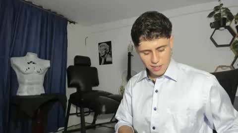 antonnello_ online show from March 2025 11:39:01 PM