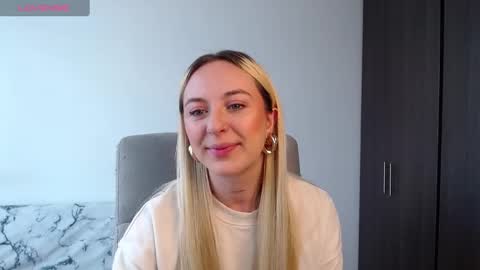 Antonia online show from February 2025 04:33:01 PM