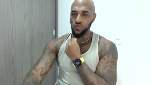 antwanblack11 online show from December 2025 01:00:01 AM