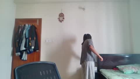 anydanyg online show from October 2025 06:14:01 AM