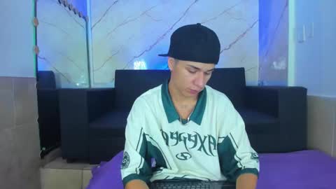 Snapshot of anyelo_sexyhot chatting on September 2025 12:18:01 PM anyelo_sexyhot online show from September 2025 12:18:01 PM