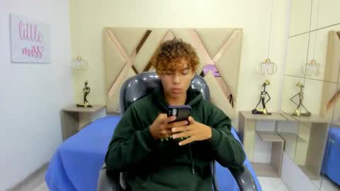 anyelotwink online show from February 2026 08:51:01 PM