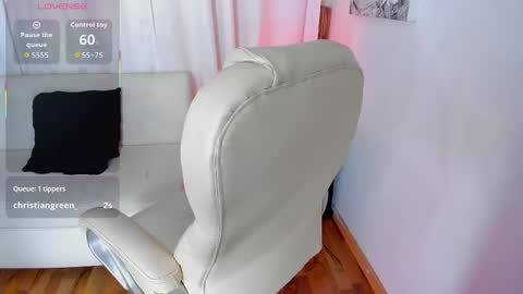 Anyi online show from September 2025 12:18:02 PM