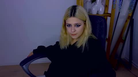 ApheliaStar online show from October 2025 03:57:02 PM