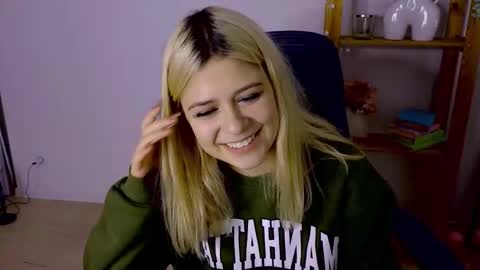 ApheliaStar online show from November 2025 03:12:01 PM