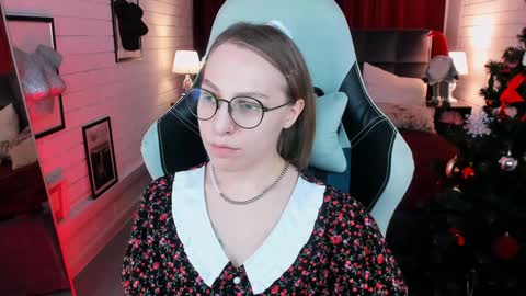 Snapshot of aphexqueen chatting on December 2024 01:06:01 PM APHEX QUEEN online show from December 2024 01:06:01 PM