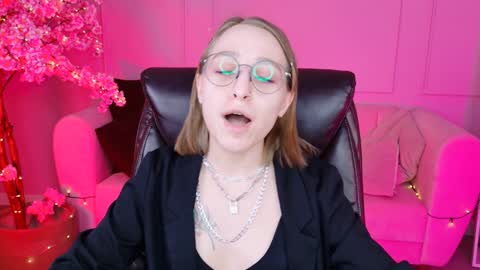 Snapshot of aphexqueen chatting on December 2024 04:27:01 PM APHEX QUEEN online show from December 2024 04:27:01 PM