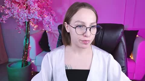 Snapshot of aphexqueen chatting on January 2025 01:06:02 PM APHEX QUEEN online show from January 2025 01:06:02 PM