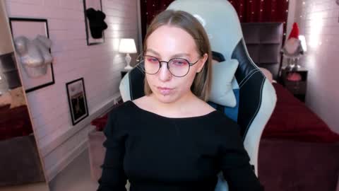 Snapshot of aphexqueen chatting on February 2025 04:47:01 PM APHEX QUEEN online show from February 2025 04:47:01 PM