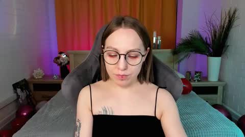 Snapshot of aphexqueen chatting on February 2025 11:04:02 PM APHEX QUEEN online show from February 2025 11:04:02 PM