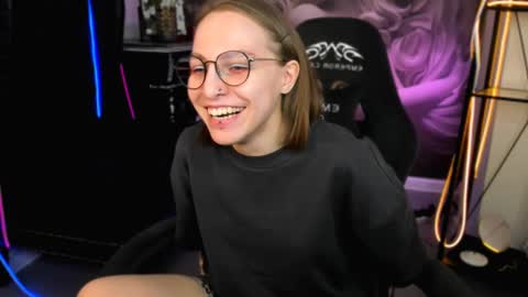 Snapshot of aphexqueen chatting on February 2025 04:20:01 PM APHEX QUEEN online show from February 2025 04:20:01 PM