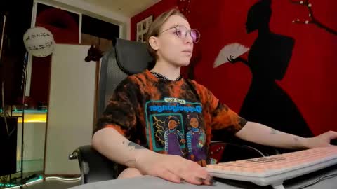 Snapshot of aphexqueen chatting on February 2025 03:21:01 PM APHEX QUEEN online show from February 2025 03:21:01 PM