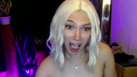 Snapshot of aphr0dite_x chatting on December 2024 08:09:01 PM Roman Goddess online show from December 2024 08:09:01 PM