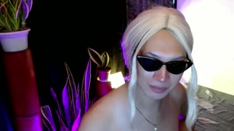 Snapshot of aphr0dite_x chatting on December 2024 06:06:02 PM Roman Goddess online show from December 2024 06:06:02 PM