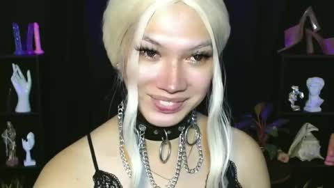 Snapshot of aphr0dite_x chatting on February 2025 09:43:01 AM Roman Goddess online show from February 2025 09:43:01 AM