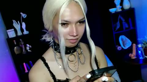 Snapshot of aphr0dite_x chatting on March 2025 03:04:01 PM Roman Goddess online show from March 2025 03:04:01 PM