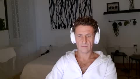 apollobest77 online show from December 2024 09:28:01 PM