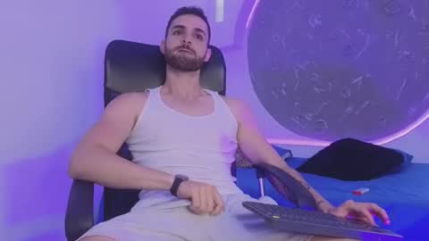 Apolo Lux  online show from March 2026 09:54:01 PM