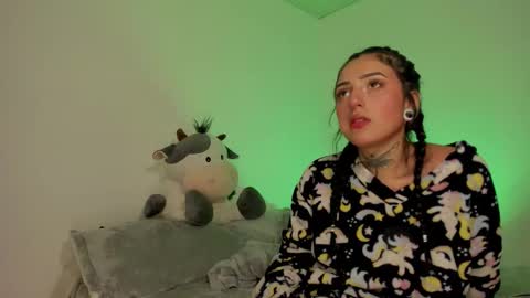 Snapshot of apolorising_ chatting on September 2025 03:06:02 AM Lola Apolo online show from September 2025 03:06:02 AM