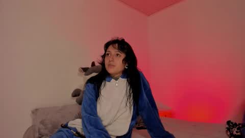 Snapshot of apolorising_ chatting on September 2025 03:17:02 AM Lola Apolo online show from September 2025 03:17:02 AM