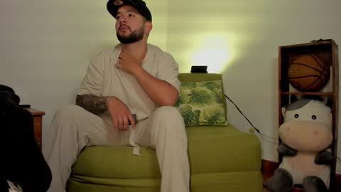 Snapshot of apolorising_ chatting on October 2025 01:47:01 AM Lola Apolo online show from October 2025 01:47:01 AM