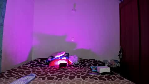 Snapshot of apolorising_ chatting on May 2026 03:12:01 AM Lola Apolo online show from May 2026 03:12:01 AM