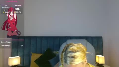 Snapshot of april__bunny chatting on February 2025 02:28:02 AM April Bunny online show from February 2025 02:28:02 AM
