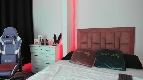 Snapshot of april_collinsxx chatting on October 2025 10:00:02 PM april collinsxx online show from October 2025 10:00:02 PM