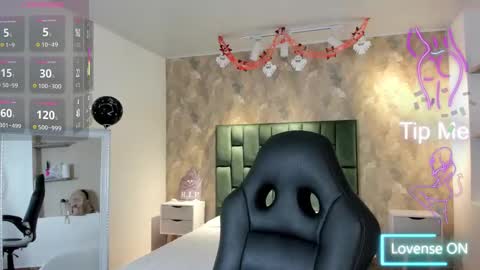  April  online show from October 2025 01:32:01 PM