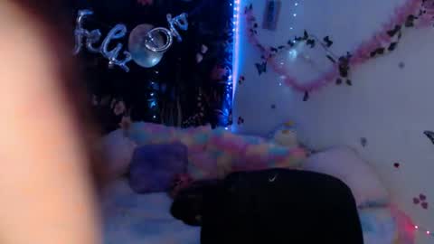 april_l6 online show from February 2026 10:17:01 PM