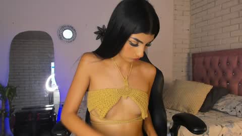Snapshot of april_scarlett chatting on December 2024 02:01:02 AM Scarlett Independent Model online show from December 2024 02:01:02 AM