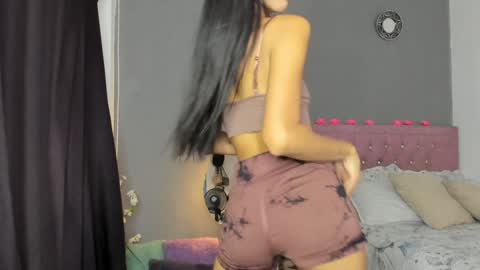 Snapshot of april_scarlett chatting on February 2025 08:51:02 PM Scarlett Independent Model online show from February 2025 08:51:02 PM