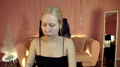 AprilChambers online show from January 2026 09:57:02 AM