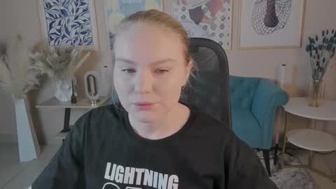 Snapshot of aprilserenity chatting on October 2025 09:45:02 PM April. All year round. online show from October 2025 09:45:02 PM