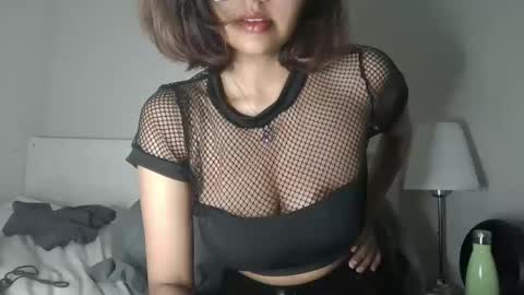 Snapshot of aproditelily495 chatting on February 2025 12:18:02 PM LilyinTheWild online show from February 2025 12:18:02 PM