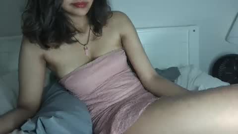 Snapshot of aproditelily495 chatting on October 2025 08:00:02 AM LilyinTheWild online show from October 2025 08:00:02 AM