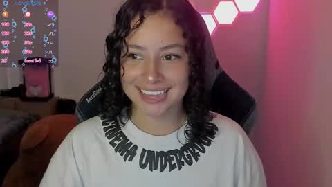Snapshot of aqua_emilly chatting on December 2024 01:43:01 AM aqua emilly online show from December 2024 01:43:01 AM