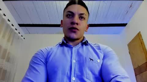 Snapshot of aquiles_51 chatting on February 2025 12:05:01 AM Jonathan online show from February 2025 12:05:01 AM