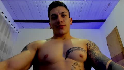 Snapshot of aquiles_51 chatting on February 2025 12:43:01 AM Jonathan online show from February 2025 12:43:01 AM