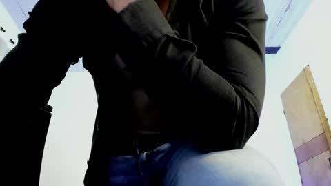 Snapshot of aquiles_51 chatting on March 2025 01:39:01 AM Jonathan online show from March 2025 01:39:01 AM