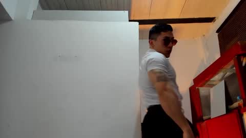 Snapshot of aquiles_51 chatting on September 2025 10:20:01 PM Jonathan online show from September 2025 10:20:01 PM