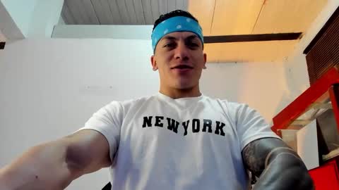 Snapshot of aquiles_51 chatting on September 2025 05:13:01 PM Jonathan online show from September 2025 05:13:01 PM