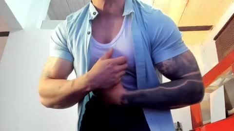 Snapshot of aquiles_51 chatting on September 2025 08:22:02 PM Jonathan online show from September 2025 08:22:02 PM