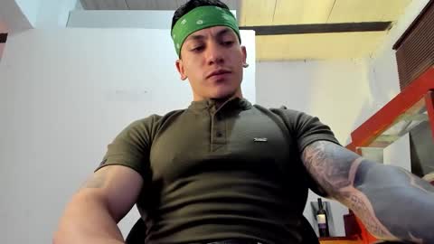 Snapshot of aquiles_51 chatting on September 2025 08:35:02 PM Jonathan online show from September 2025 08:35:02 PM
