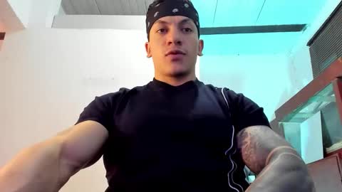 Snapshot of aquiles_51 chatting on September 2025 08:14:01 PM Jonathan online show from September 2025 08:14:01 PM