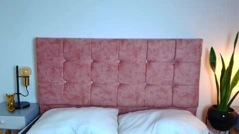 Ares Alpha  online show from December 2025 08:18:02 PM