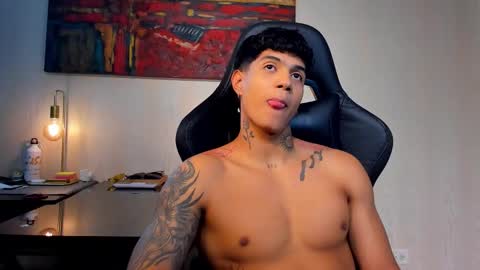 aress444 online show from November 2025 12:44:01 AM