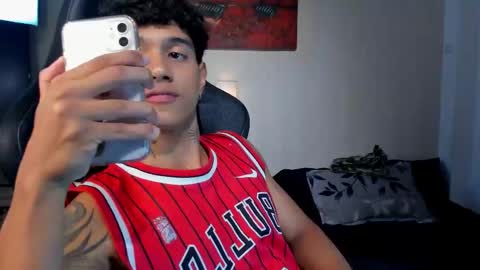 aress444 online show from December 2025 04:51:01 AM